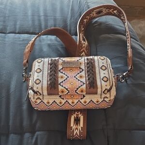 Wrangler Women's Geometric Pattern Crossbody Bag